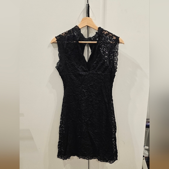 Bebe Lace Dress - Picture 9 of 9